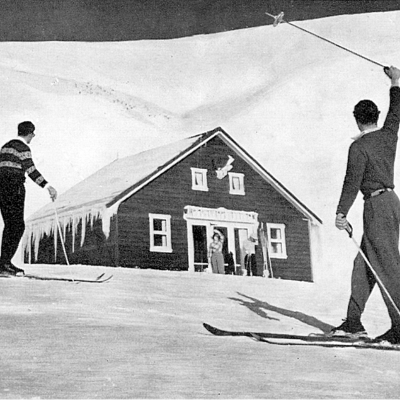 AAC2-16KunamaHuette2skiers resize